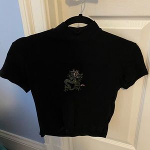 Black Short Sleeve Dragon Design Turtle Neck Top